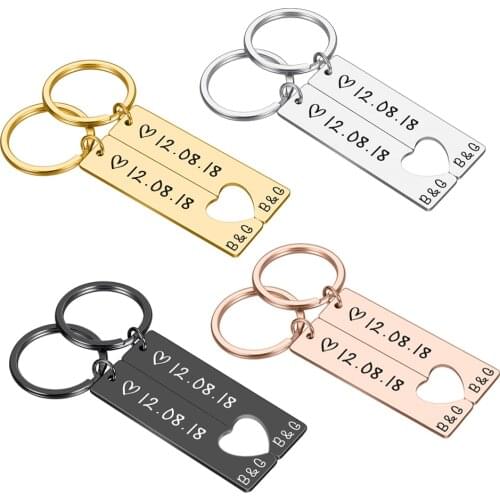 Personalized Heart Keychain Set Engraved King Date and Name Love Keyring Gift for Couples Girlfriend Boyfriends Key Chain Rings