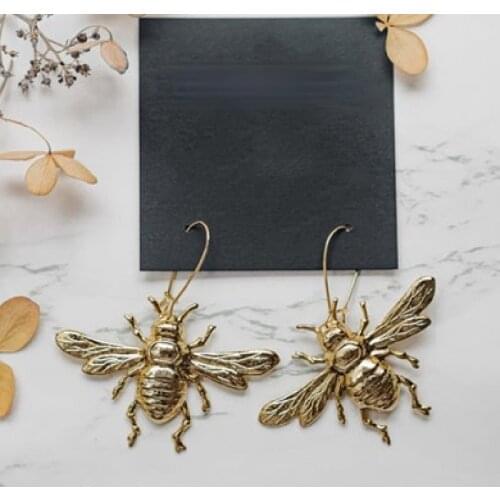 Golden Color Bee Earrings Statement Retro Minimalism Rock Classics Metal Drop Ear Stud Women Fashion Jewelry Gift Trend