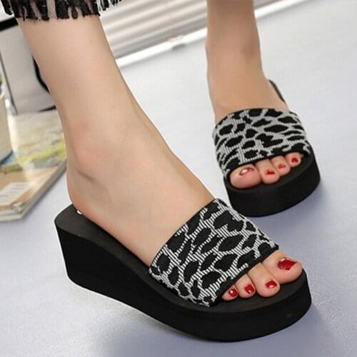 Beach Slope Flops Slippers Shoes Platforms 2021 New Summer Women Shoes Platform Bath Slippers Wedge