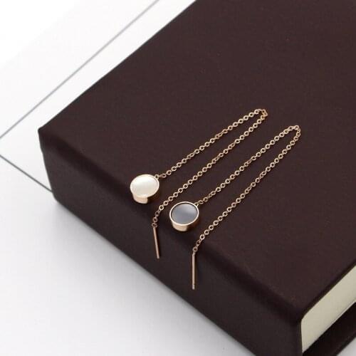 Mini Black and White Double-Sided Shell Disc Chain Hanging Earrings Rose Gold Ear Stud Girls All-match Earrings