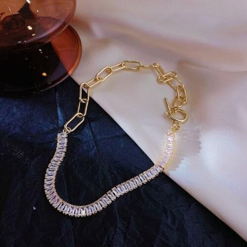 2021 New Senior Shiny Crystal Contracted Fresh Temperament Necklace Sweet Geometric Metal Fashion Fine Women Short Necklace