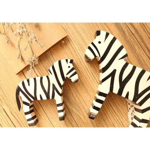 Home Accessories Creative Home Furnishing Couple Stripes Wood Zebra Crafts Living Room Desktop Small Decorations Home Decor