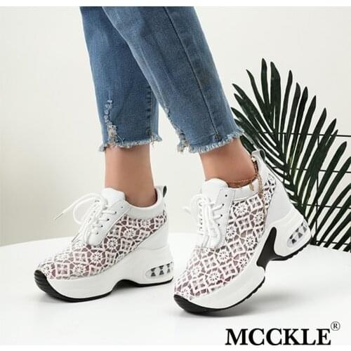 Womans Sneakers Lace Floral Hollow Platform Lace-Up Ladies Vulcanized Shoes Embroider Fashion Elegant Female Sports Footwear