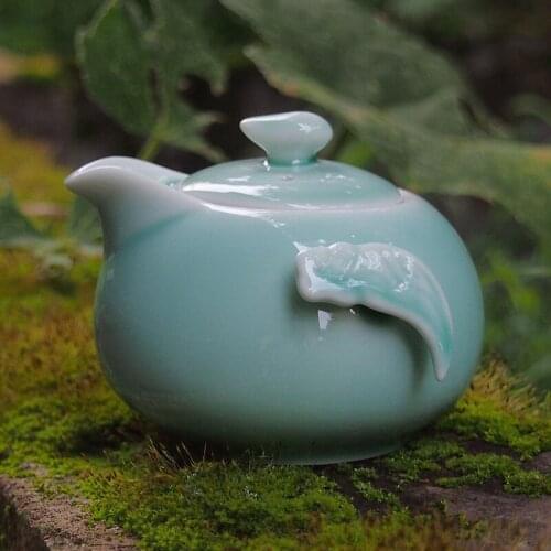 High-quality Longquan celadon Qiao Yun teapot ceramic kettle Penguin teapot teaset hand pot about 185ML