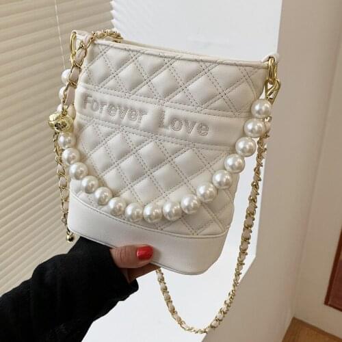 High-quality Womens Bucket Shoulder Bag 2021 New Fashion Shoulder Bag Korean Version of The Wild Diamond Chain Messenger Bag