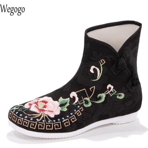 Women Boots Autumn New Floral Embroidery Old Beijing Canvas Embroidered Women Canvas Cloth Single Boots