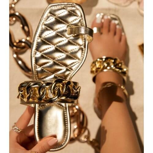 Womens Slippers New Fashion Big Chain Fashion Womens Outdoor Sandals In 2021 Europe and America Fashion Womens Sandals