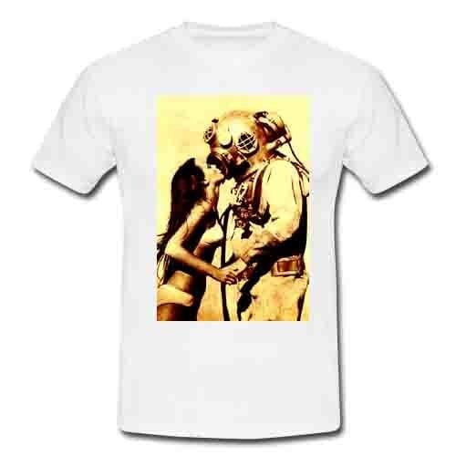 New Cotton Scuba Diver Kiss Mens Retro Vintage T-shirt Tee 60s Dive Diving Aparatus Bikini Short-Sleeve T-Shirt