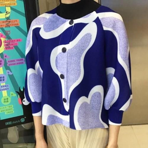 LANMREM Women Folded Printed Small Coat 2021 Vitnage New Fashion Loose Lantern Sleeve Single-breasted Short Top YJ823
