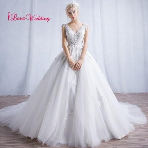 New Fashion A Line Sexy V Neck Lace Applique Beaded Wedding Dresses Court Train Boho Beach Bride Dress Vestido de novia