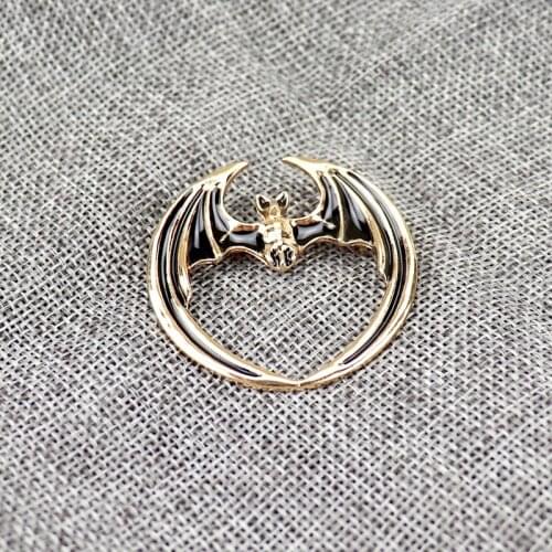 SUQI New Vintage black enamel pin Gothic animal bat Women Gold Brooches Lapel Pins Party Unisex Suits Coat Dress Jewelry 2020