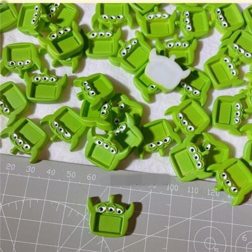 24piece 2.5cm Toy story the green man robot Alien resin Action Figure ALIEN Model Toys