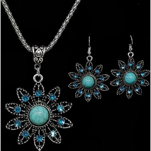 Vintage Earrings Necklace Jewelry Sets For Women Sun Flower Carved Hollow Retro Ornament Wholesale 2021 New Charm Gifts