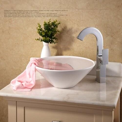 Quality Chrome high style Bathroom brass single handle basin faucet Lavatory mixer faucet Hot and cold water tap