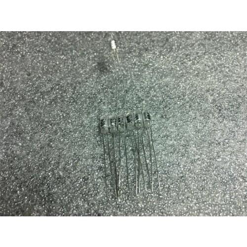 100% New and original 50PCS Polystyrene capacitance 250PF 50V 251J thin film capacitance volume 12mm5mm