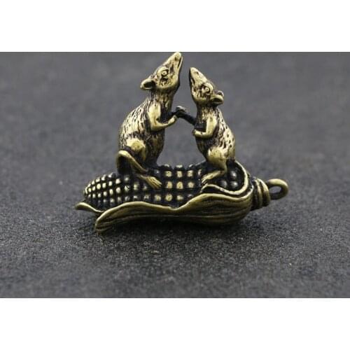Vintage Brass two mice on the corn Pendant Keychain ring Pendant ornament Miniature Fitting Key chain Pendant decoration p5120