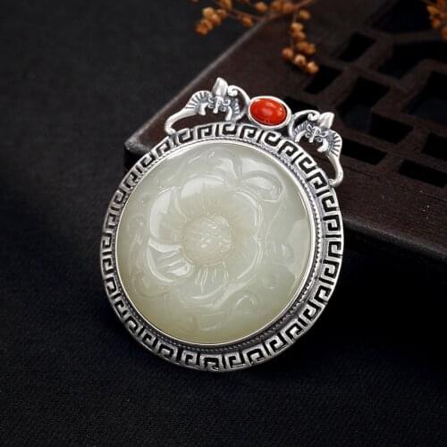 2018 Hot Sale New Arrival Face Pure Natural Hetian Plum Blossom South Blessing In Front Of High-end Ladies Pendant Wholesale