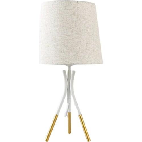 American Light Luxury Simple Iron Desk Lamps Study Book Light Bedroom Beside Lamp Office Business Desk Lamp LED Light Fixtures