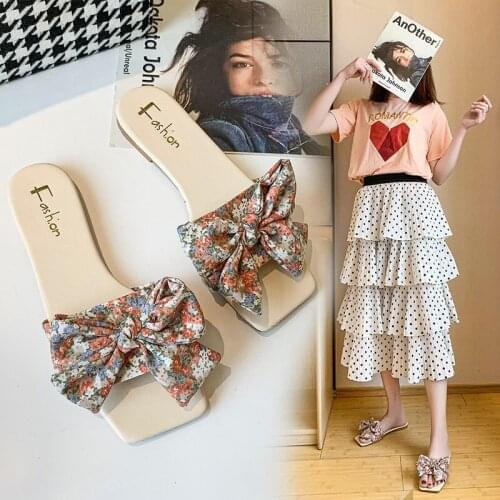 In summer 2021, the new flat bottom, low heel, flat heel, bowknot, floral womens sandals, wild national ladies slippers
