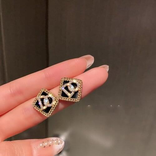 European and American personality shiny D letter asymmetric Earrings sexy party queen Earrings fashion trendsetter lady Earrings