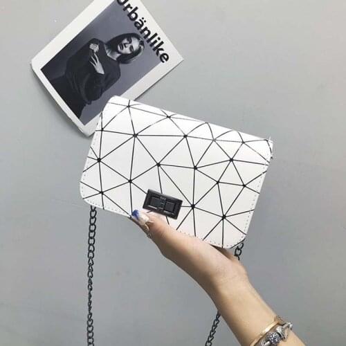 Women Fashionable Shoulder Bags 2019 New Korean Version of The Messenger Bag Handbag Chain Wild Crack Printing Wild Shoulder Bag