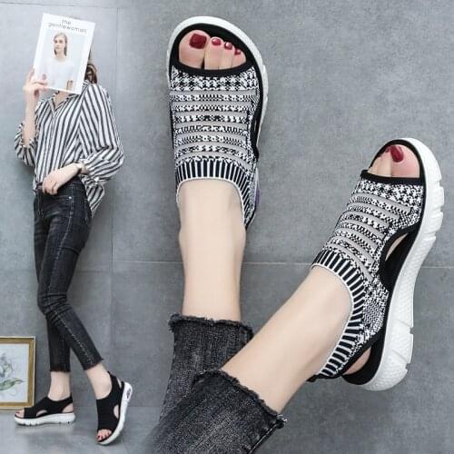 2021 New Summer Style Mesh Women Slippers Breathable Slip On Thick Bottom Lace Ladies Flying Woven Hollow Shoes Women Sandals