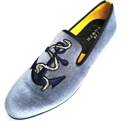 XQWFH Mens Embroidery Loafers Velvet Luxury Italian Style Slip On Dress Shoes Party Wedding Fashion Casual Shoes