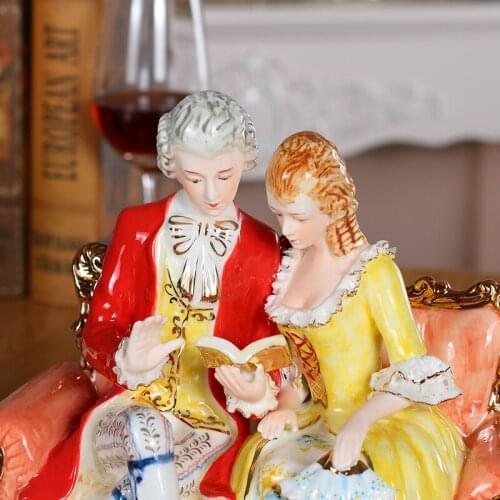 WEDDING GIFT EUROPEAN LUXURY CERAMIC SCULPTURES COUPLE ORNAMENT HOME LIVINGROOM TABLE FIGURINES CRAFTS OFFICE STATUES DECORATION