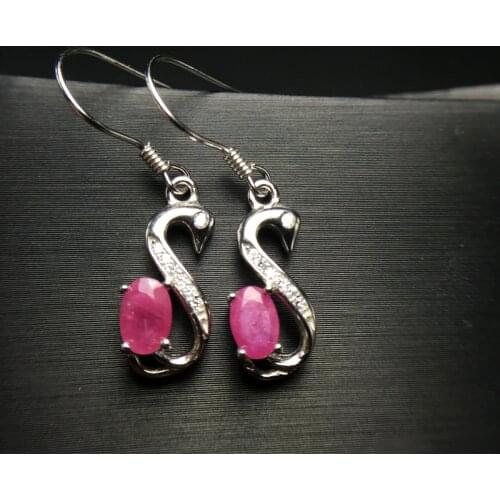Natural ruby earrings, beautiful color, small and exquisite, hot style, 925 silver, easy to wear