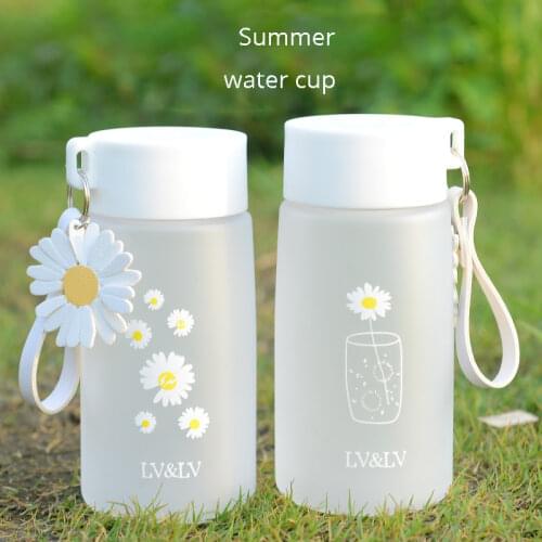500ml Small Daisy Cute Plastic Water Bottles BPA Free Creative Frosted Water Bottle with Portable Rope Travel Tea Cup