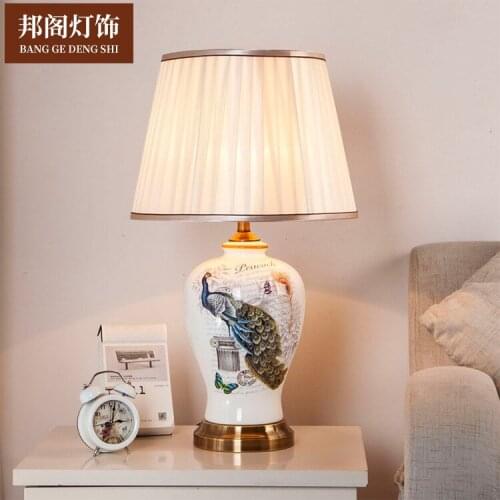 Chinese Style Simple White Peacock Pattern Ceramic Table Lamp for Living Room Bedroom Bedside Lamp Hotel Model Room Lighting
