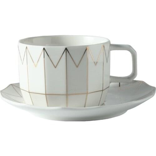 Bone China Coffee Cup British Royally Nordic Ceramic Tea Cup Saucer Spoon Set Creative Porcelain Taza Cafe Espresso Cup EE50BD