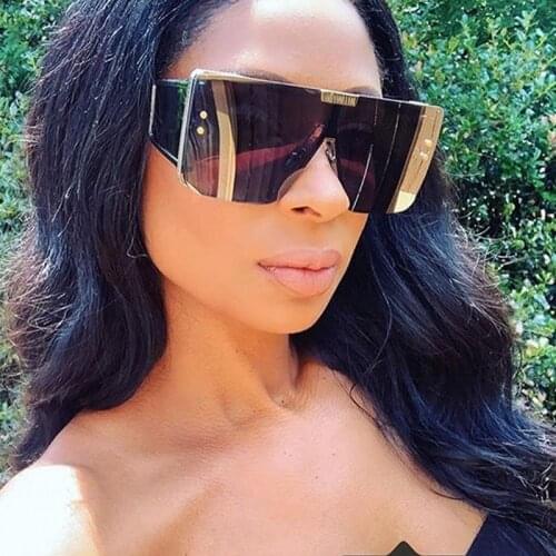 Fashion Wide Leg Oversized Square Sunglasses For Women Men Luxury Brand One Piece Rivet Black Yellow Sun Glasses Gradient Shades