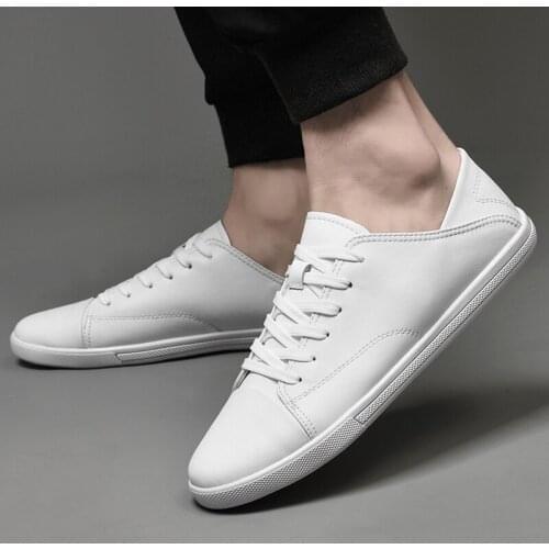 Fashion White Casual Sneakers Men Comfortable All Match Daily Light Sneakers Off White Light Breathable Sports Running Sneakers