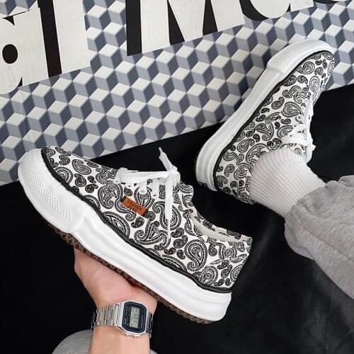 Harajuku Summer Graffiti Platform Shoes Men Canvas Sneakers Dissolve Sole Canvas Shoes Men Vulcanized Shoes zapatos de hombre