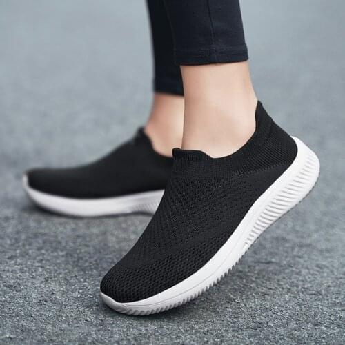 Womens Sports Shoes Casual Breathable Loafers Flat Vulcanized Shoes Large Size Net Shoes 2021 Summer New Style