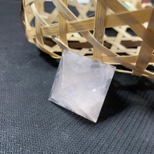 Beautiful natural rose quartz pyramid as gift wholesale formeditation reiki healing stone home decor