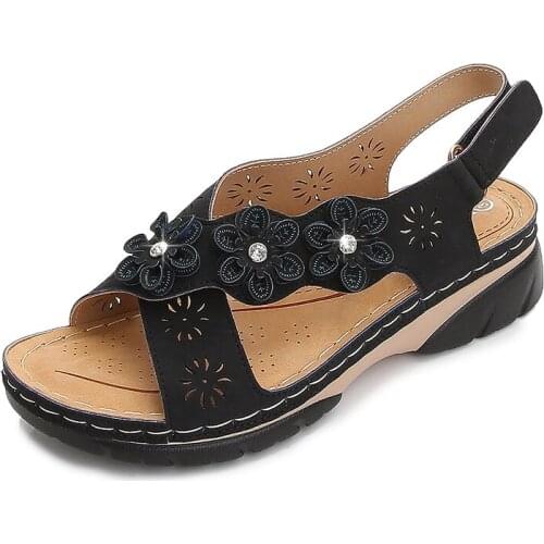 Cross-border hot-selling sandals Europe and the United States2021new summer diamond-encrusted flowers increased platform sandals