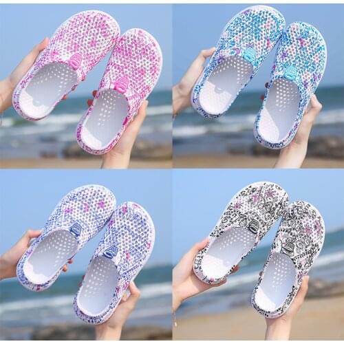 Summer Womens Shoes Soft Flat Bottom Beach Sandals Hollow Slippers Fashion Printing Mules Male Non-slip Clogs Shoes