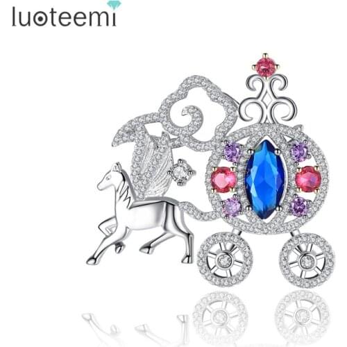 LUOTEEMI Unique Carriage Brooch Micro Paved Shining CZ Animal Horse with Car Shape Pins for Women Party Elegant Jewelry