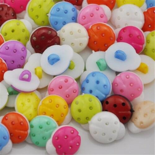 100pcs Plastic Ladybug Buttons backhole sewing lots Mix PT77