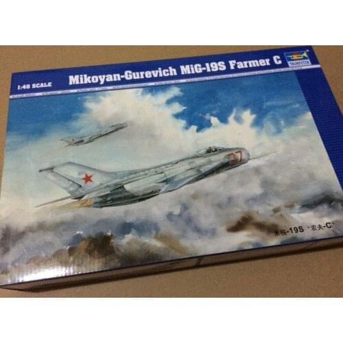 Trumpeter Model 1/48 02803 MiG-19S Farmer C model kit