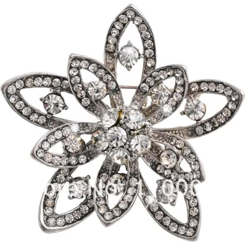 New 12 pcs/lot Cheap white brooch Jewelry Wholesale Graduation Gift Brooch Rhinestone Flower Brooch For Women Pin suit X0534
