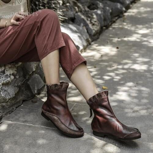 Handmade Leather Chelsea Boots For Women Soft Short Boots Retro Round Toe For Fall And Winter Coffee/Black