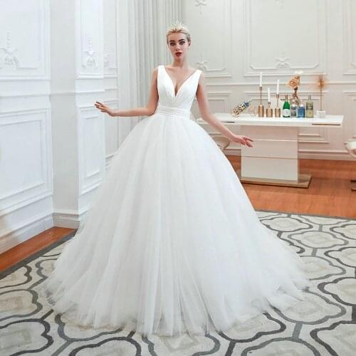 Puffy Tulle Simple Wedding Ball Dress V Neck Elegant Satin Top Pleated Low Cut Backless 2021 New Corset Closure Bridal Gown