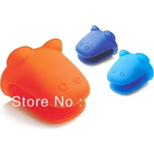2PCS/LOT High Quality Convenient Hippo Shape Silicone Microwoven Gloves