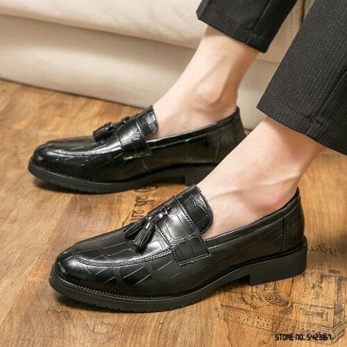 Designer Tassels Crocodile Pattern Black Oxford Shoes Men Casual Loafers Business Formal Dress Footwear Sapatos Tenis Masculino