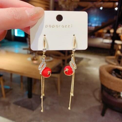 2021 new personality fashion temperament Douyin network red phoenix tassel earrings long red pearl earrings pendant female women