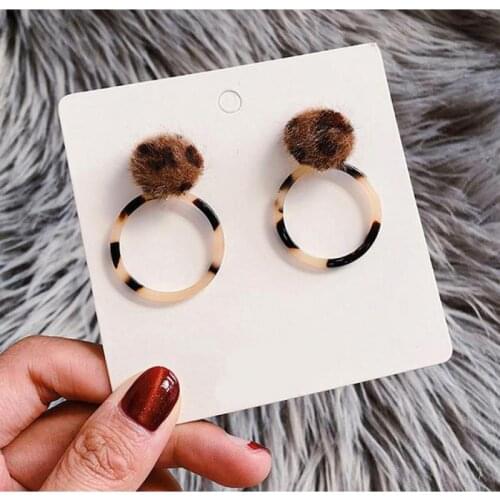 Korean Version Of The 2019 Fashion New Earrings Temperament Personality Acrylic Sexy Leopard Plush Earrings Ladies Wholesale