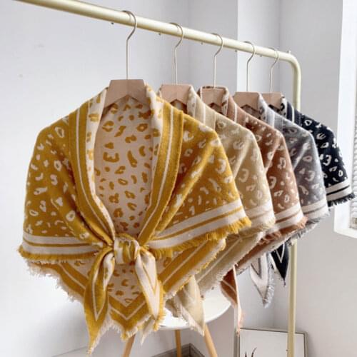 2021 Fashion Leopard Winter Scarf Women Triangle Shawls Brand Female Foulard Luxury Thick Warm Black Blanket Scarves